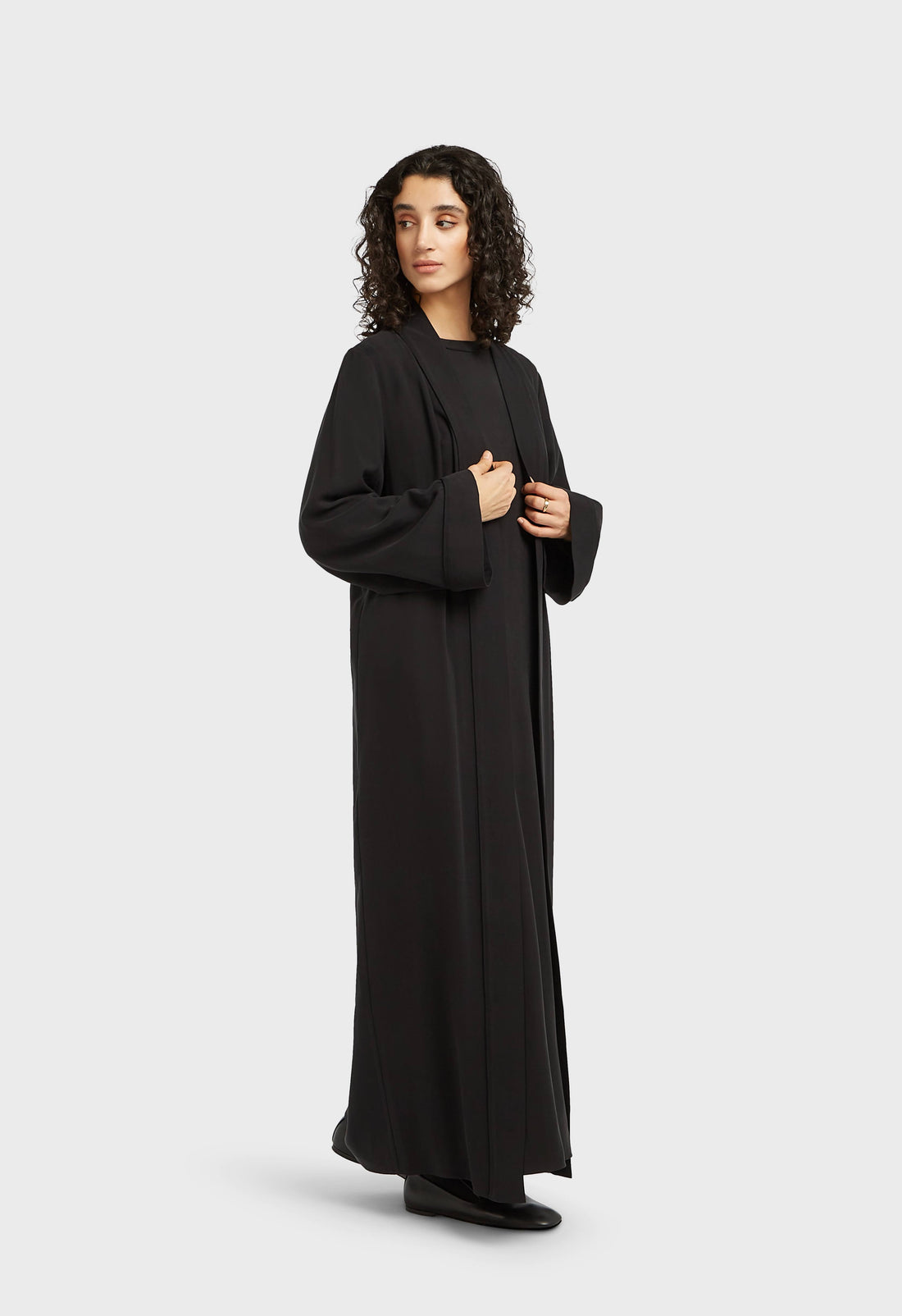 Essentiel Doux Tissé Abaya Régulier | Black